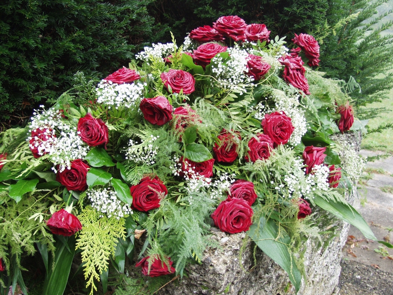 funeraire-FREJUS-min_roses-61203